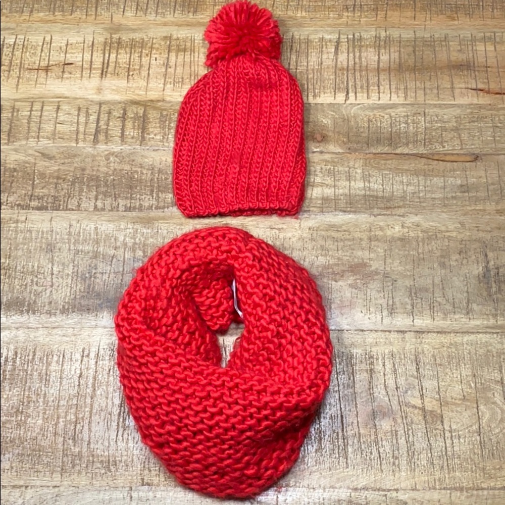 H&M red knit hat and knit snood